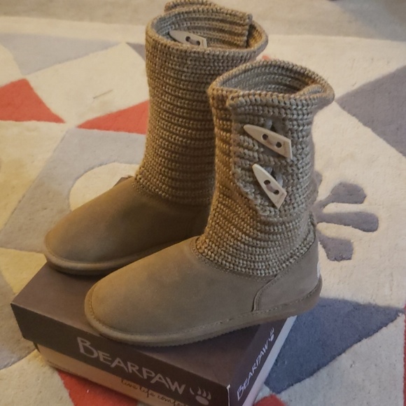 Cable Knit Bear Paw Boots - Picture 2 of 4